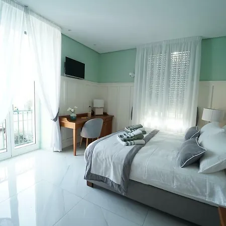 Klaudia - Charming House Apartment San Giorgio a Cremano